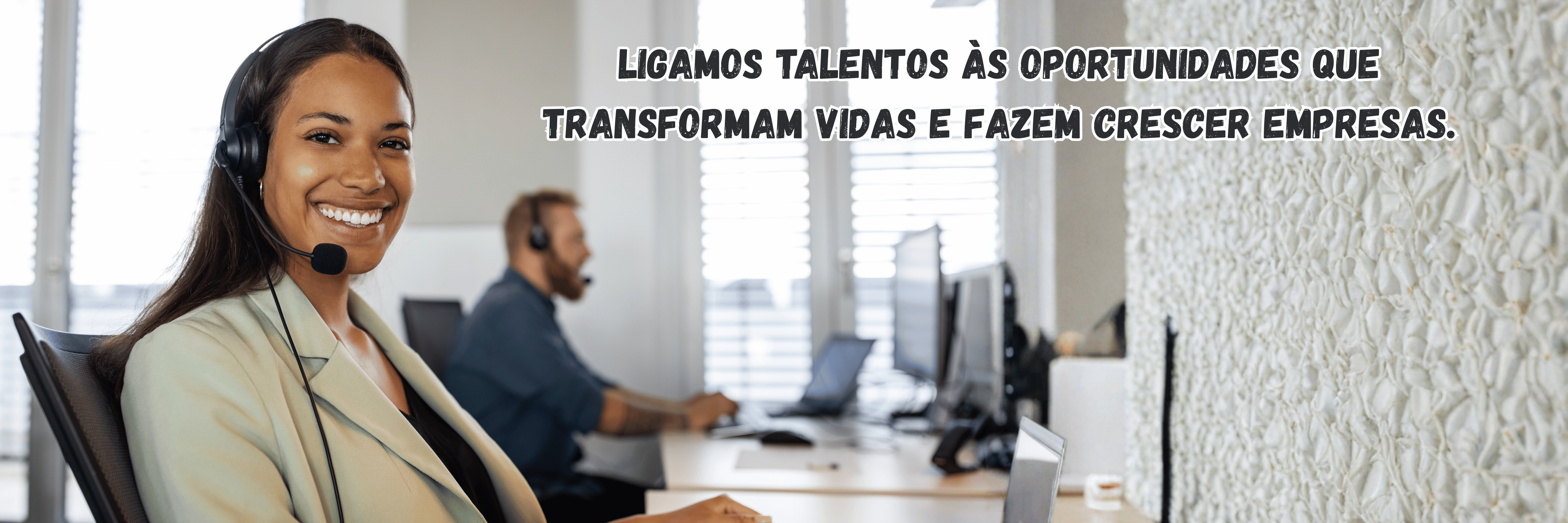 Call center da Mudadanela a atender candidatos e empresas